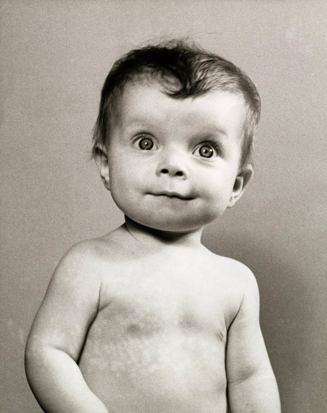 婴儿,儿童,裸体,一个人,微笑,竖图,室内,纯洁,仅一个人,小孩,思考,可爱,凝视,运输,摄影,活泼,惊奇,宝宝,纯真,烂漫,无邪,伶俐,天真,孩子,彩图