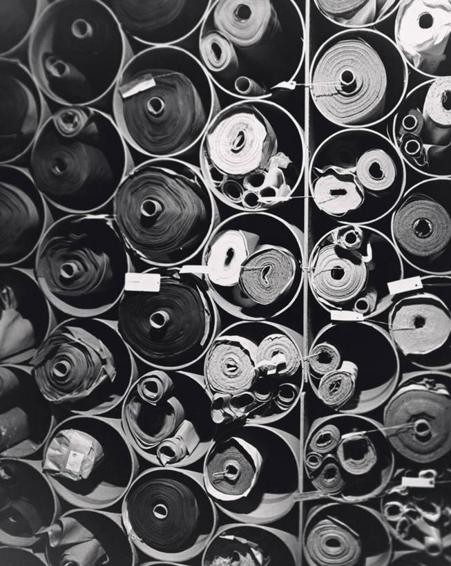 无人,工厂,竖图,黑白,室内,特写,生产线,纺织品,许多,堆叠,丰富,很多,卷起,工业,摄影,巨大,庞大,复杂,制造,纺织厂,效率,线轴,磨坊,宏大,硕大,伟大,彩图,全画面,全框架,全帧,全画幅,纺织工业