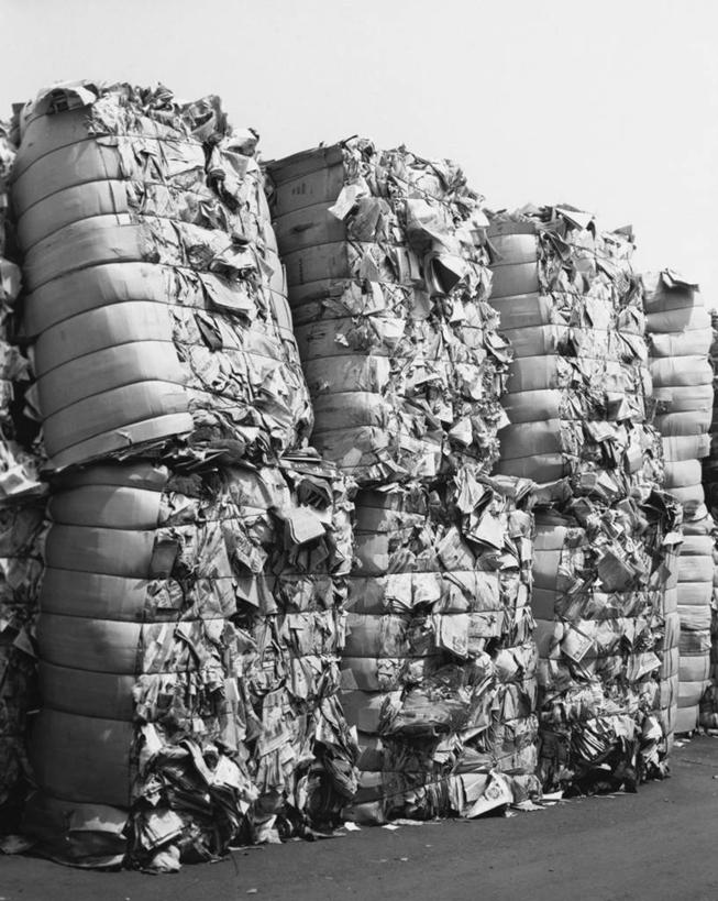 无人,竖图,黑白,室外,白天,拒绝,堆叠,丰富,环保,干草,垃圾,草垛,摄影,能源,环境,回收,资源,利用,低碳,循环,循环利用,环境保护,持续,干草垛