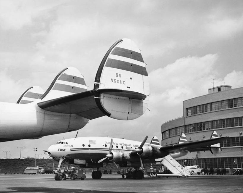 无人,机场,横图,黑白,室外,白天,飞机,鸟类,天空,运输,摄影,停止,飞行器,暂停,停滞