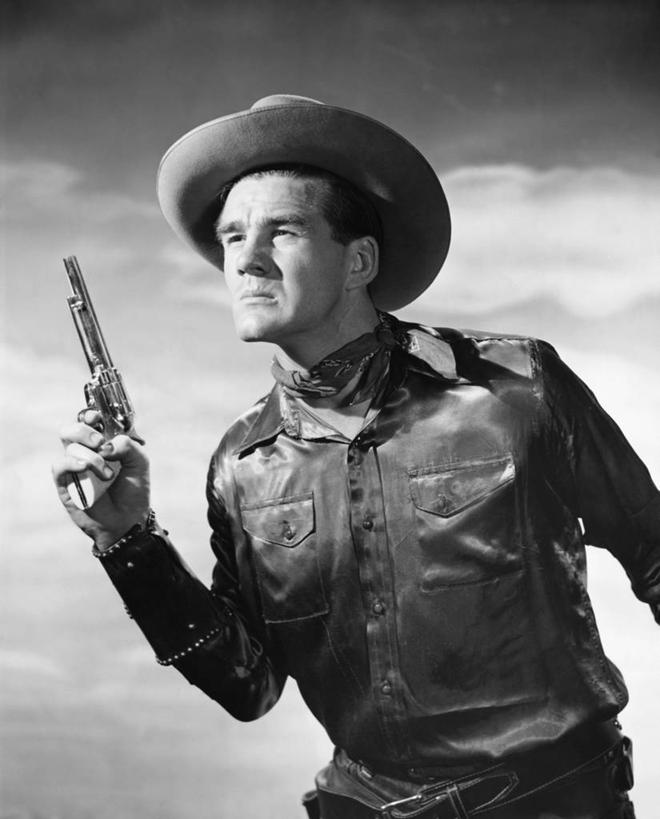 西方人,成年人,一个人,牛仔,竖图,黑白,室外,特写,生活用品,帽子,欧洲,美国,欧洲人,仅一个男性,仅一个人,弯腰,环保,冲突,云,手帕,古典,休闲装,领巾,手绢,仅一个年轻男性,一个,天空,日用品,牛仔帽,武器,摄影,手枪,单个,北美,北美洲,暴力,美洲,生存,美国文化,机敏,敌对,北亚美利加洲,亚美利加洲,美观,机会,危险,男人,男性,年轻男性,白种人,美国人,年轻人,半身,美利坚合众国,法律,韧性