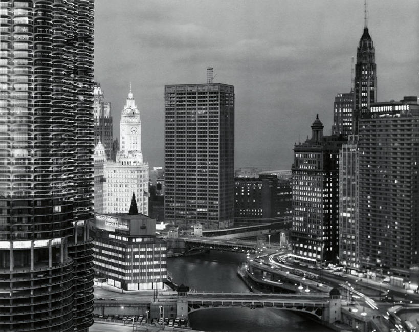 无人,横图,俯视,室外,度假,美景,城市风光,城市,道路,建筑,路,摩天大楼,公路,美国,景观,云,桥,尖顶,交通,娱乐,天空,黄昏,享受,休闲,景色,放松,摄影,照亮,北美,伊利诺斯州,芝加哥市,马路,彩图,高角度拍摄,库克县