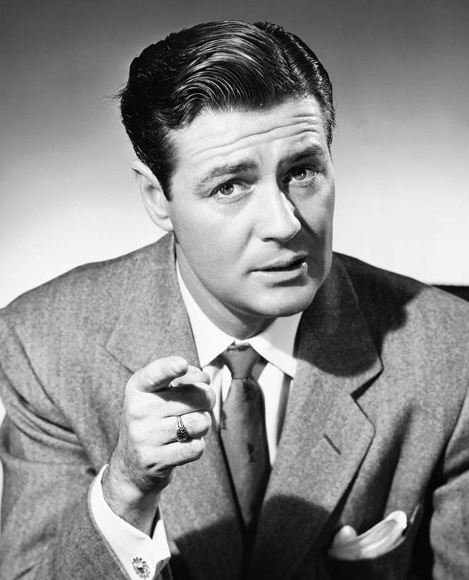 西方人,成年人,中年人,老年人,脸,头,脸颊,一个人,商务人士,商务男性,竖图,黑白,室内,衬衫,商务,通讯,欧洲,欧洲人,仅一个男性,指,套装,指点,肩膀,手势,摄影,指向,企业,公司,肖像,商务装,工薪阶层,谴责,老年男性,中年男性,白种人,头部,脸部,脸蛋,面部,白领,上班族,衬衣,打手势,态度