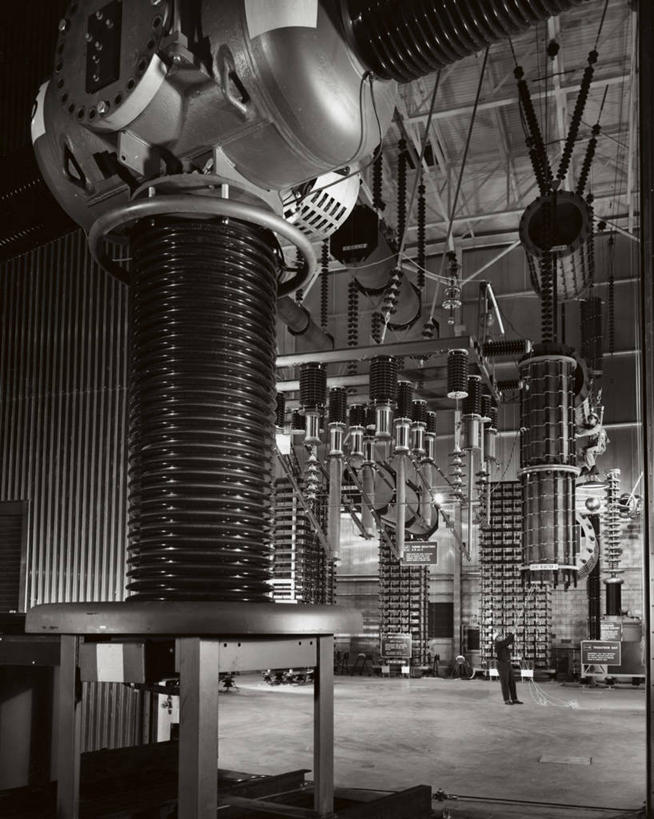 西方人,成年人,两个人,电工,工程师,建筑工人,攀登,竖图,室内,技术,欧洲,美国,欧洲人,工作,配件,北,设备,物品,工人,安全帽,向上看,职业,工业,摄影,电,电子元件,部件,核反应堆,北美,努力,调整,将军,宾夕法尼亚,进展,男人,白种人,员工,彩图,匠人,劳动者,体力工,工业机械