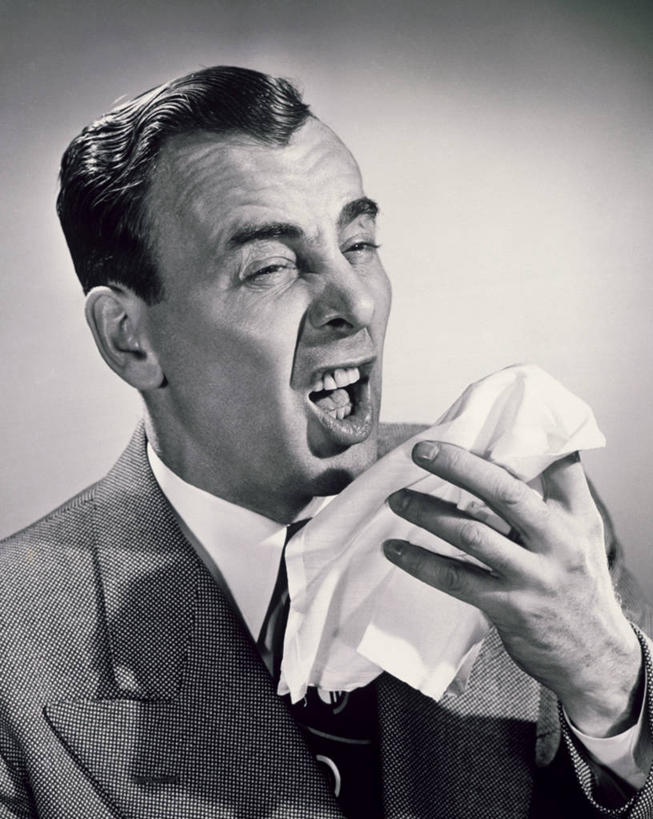 西方人,成年人,中年人,老年人,脸,头,嘴,脸颊,手,肩,关节,一个人,竖图,室内,特写,衬衫,欧洲,欧洲人,仅一个男性,仅一个人,仅一个中年男性,套装,正装,领带,手帕,肩膀,打开,张嘴,生病,人体,摄影,感冒,开启,问题,张大嘴巴,过敏,老年男性,男人,男性,中年男性,白种人,头部,口,口腔,脸部,脸蛋,面部,嘴巴,嘴唇,张开嘴,彩图,打喷嚏