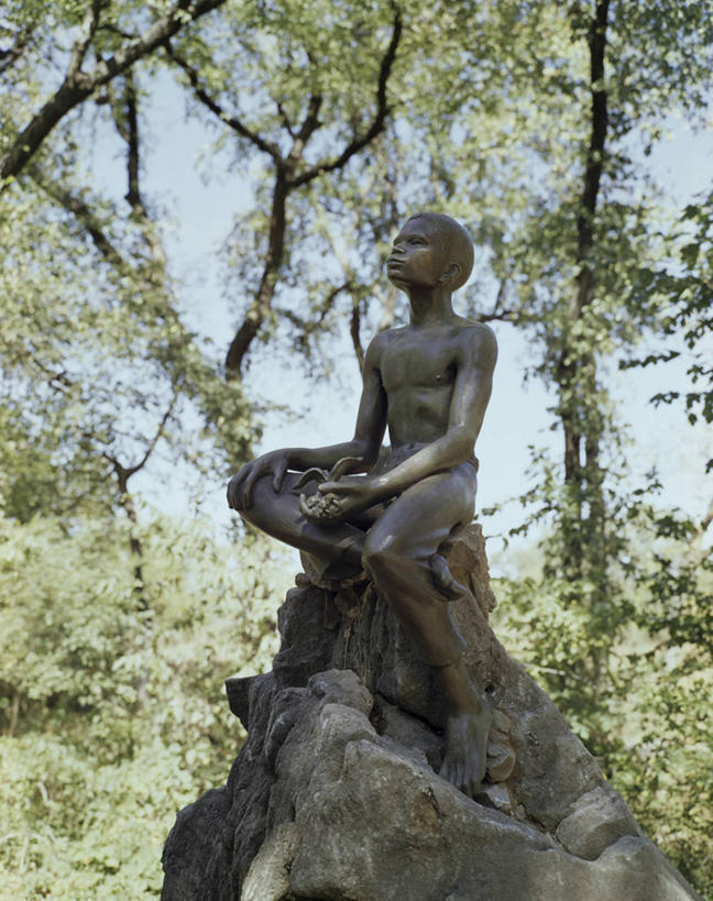 无人,公园,竖图,插画,室外,白天,仰视,数码,科技,雕塑,阴影,网络,雕像,高光,几何,计算机图形,合成,图画,钻石,画,树,电脑合成图,数码合成图,合成图,漫画,写实,具体,具象,密苏里,牛顿,彩图,低角度拍摄