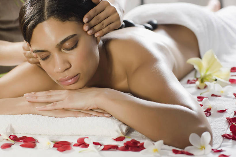 成年人,一个人,两个人,按摩师,美容院,横图,室内,白天,侧面,按摩,美容,满意,印度,仅一个年轻女性,仅一个女性,仅一个人,护肤,首都,裸露,趴着,保养,享受,休闲,健康,放松,SPA水疗,保健,温泉浴场,摄影,宁静,安慰,肖像,裸,养颜,指压,新德里,年轻女性,女人,女性,年轻人,技师,矿泉疗养地,闭着眼睛,触摸,半身,彩图,水疗,推拿,保健人员,美人