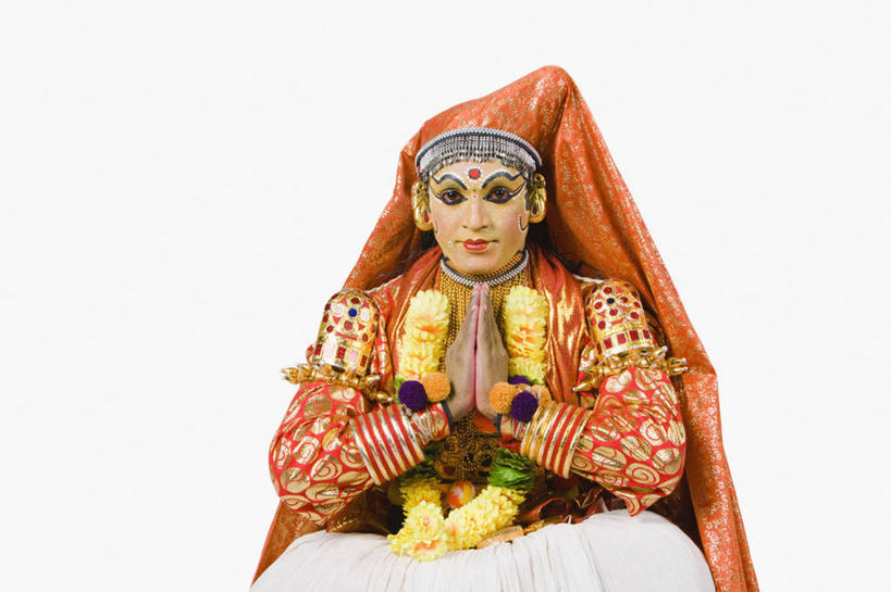 成年人,一个人,舞台,站,握手,横图,白色背景,正面,印度,仅一个男性,仅一个人,头饰,表演者,仅一个年轻男性,彩妆,摄影,肖像,古典风格,演出服,印度文化,喀拉拉邦,卡塔卡利舞,男人,男性,年轻男性,印度人,年轻人,搀手,拉手,手拉手,手握手,半身,彩图,影棚拍摄,传统服装,传统文化,舞台妆