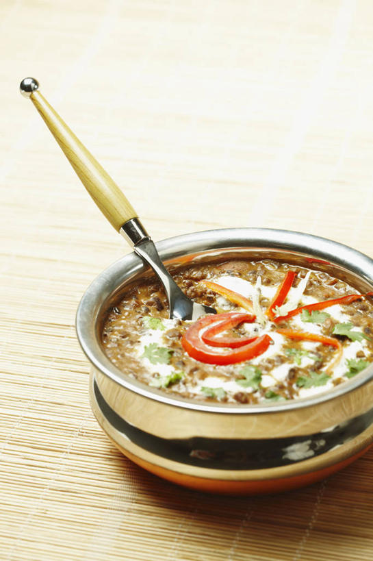 无人,竖图,俯视,室内,特写,留白,晚餐,静物,餐具,香料,食品,咖喱,饮食,汤匙,碗,摄影,创造力,酸奶油,膳食,清新,健康食物,印度文化,胡椒,彩图,高角度拍摄,影棚拍摄,装饰菜,传统文化