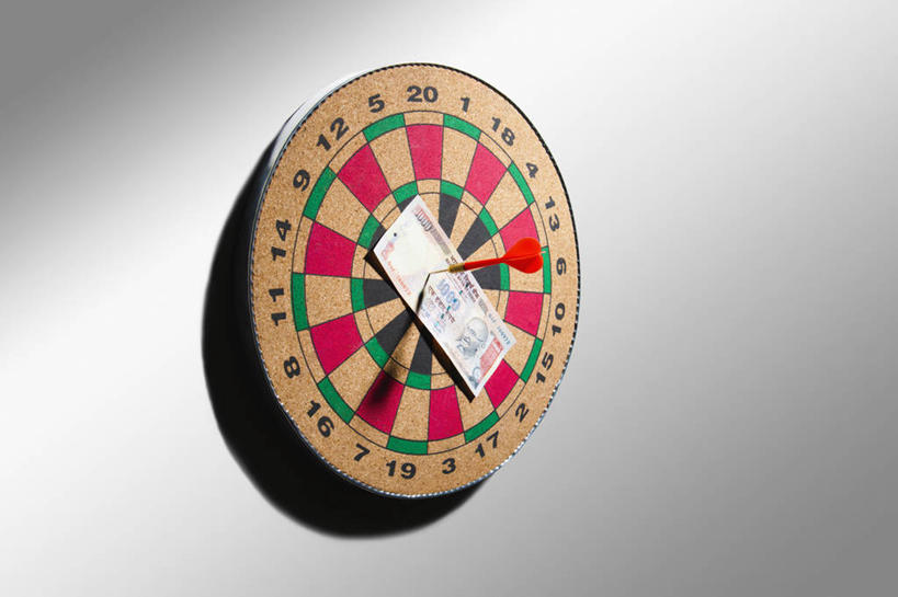 无人,横图,成功,运动,钱,灰色背景,钱币,数字,三个,灰色,靶子,储蓄,财富,钞票,金融,纸币,摄影,经济,卢比,准确,瞄准,流通,纸钞,贸易,印尼货币,技能,获胜,货币,现金,彩图,影棚拍摄,印度尼西亚盾,印尼盾,镖