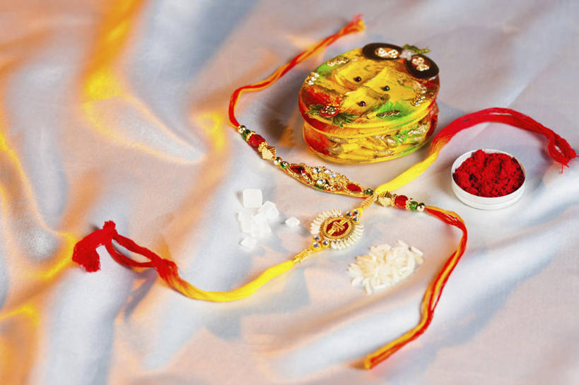 无人,横图,室内,特写,白天,珠宝,准备,庆祝,光线,材料,火焰,护腕,光芒,摄影,手镯,部分,宝石,印度文化,彩图,影棚拍摄,传统文化,传统节日