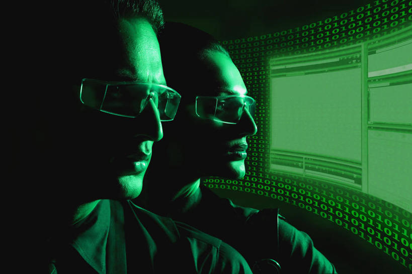 成年人,脸,头,脸颊,两个人,横图,特写,侧面,技术,数码,科技,勾,挽,阴影,黑色背景,网络,眼镜,高光,几何,计算机图形,合成,肩膀,看,勾着,摄影,电脑合成图,数码合成图,合成图,肖像,挽着,想象,想法,年轻男性,年轻女性,印度人,年轻人,头部,脸部,脸蛋,面部,彩图,影棚拍摄,全息图,二进制码