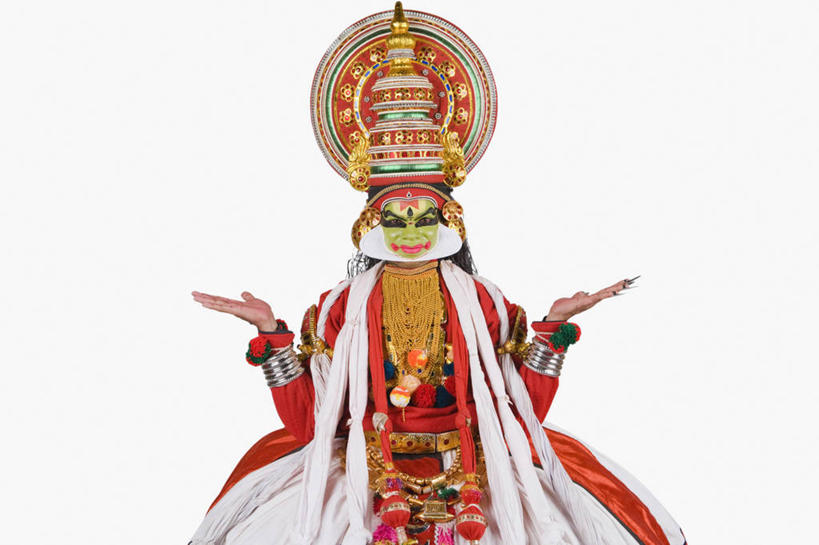 成年人,一个人,舞台,站,横图,白色背景,正面,印度,仅一个男性,仅一个人,头饰,表演者,仅一个年轻男性,彩妆,手势,摄影,肖像,古典风格,演出服,印度文化,喀拉拉邦,卡塔卡利舞,男人,男性,年轻男性,印度人,年轻人,半身,彩图,影棚拍摄,传统服装,打手势,传统文化,舞台妆