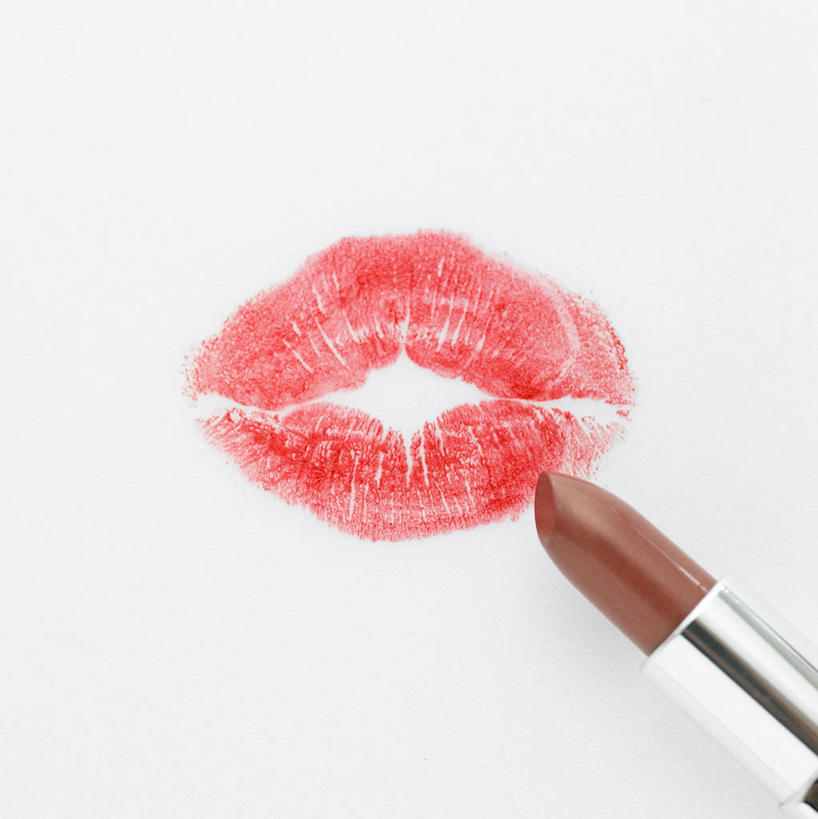 无人,竖图,俯视,室内,特写,白天,白色背景,静物,阴影,反射,影子,一个,唇膏,化妆品,口红,摄影,影棚,单个,化妆用品,口红印,唇棒,彩图,高角度拍摄,影棚拍摄,拍摄,唇印