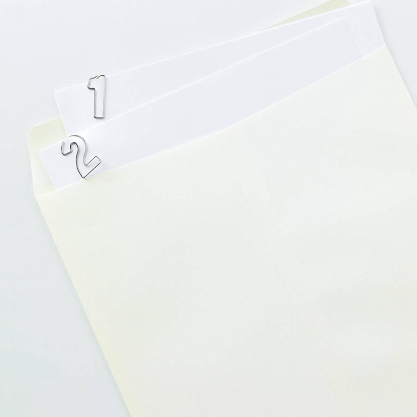 无人,方图,俯视,室内,特写,白天,白色背景,静物,标志,数字,文字,纸,字符,稿纸,信纸,纸张,标识,便签纸,摄影,阿拉伯数字,影棚,彩图,高角度拍摄,影棚拍摄,拍摄,速写纸,文稿纸,演算纸