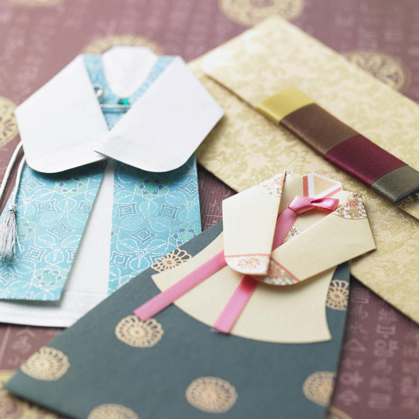 无人,方图,俯视,室内,特写,白天,民族服装,静物,阴影,艺术,反射,传递,信息,丝绸,丝带,影子,邮件,折纸,纸艺,手工艺品,缎带,联系,文化,绸带,纸制品,工艺品,联络,邮递,通信,信件,高雅,邮政,工艺折纸,自信心,品位,彩图,高角度拍摄,传统服装,民俗服