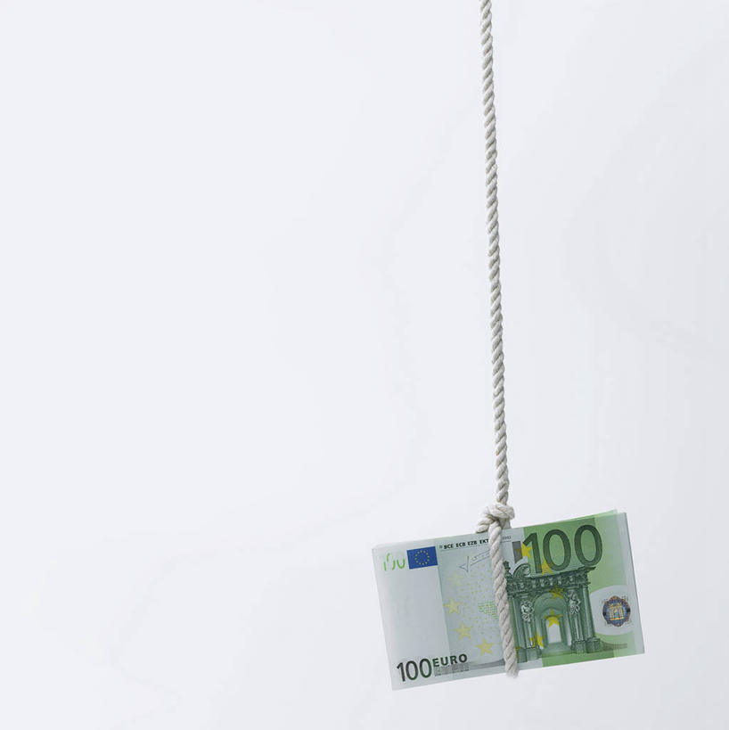 无人,竖图,室内,特写,白天,白色背景,正面,钱,静物,吊挂,悬挂,标志,钱币,数字,文字,字符,挂,标识,绳子,钞票,金融,纸币,摄影,阿拉伯数字,影棚,韩币,经济,捆绑,绳索,流通,纸钞,贸易,绑缚,货币,现金,彩图,影棚拍摄,拍摄,圜