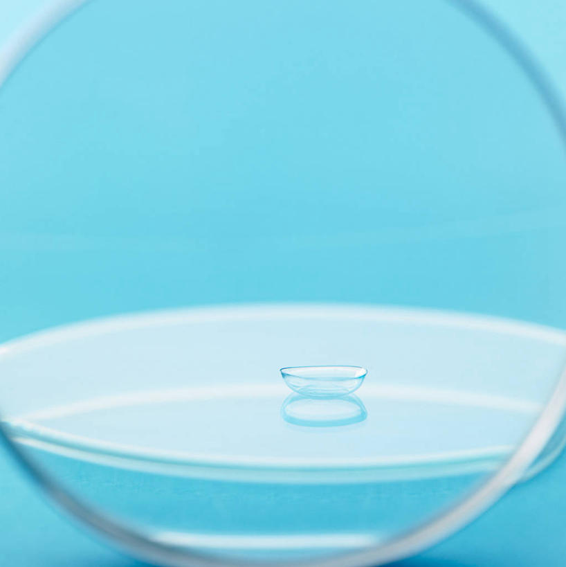 无人,竖图,室内,特写,白天,正面,阴影,反射,眼镜,药剂,影子,治疗,保健,摄影,影棚,镜片,保护,药物,医疗,视力,矫正,预防,眼药水,角膜接触镜,彩图,影棚拍摄,拍摄,滴眼液,隐形眼镜