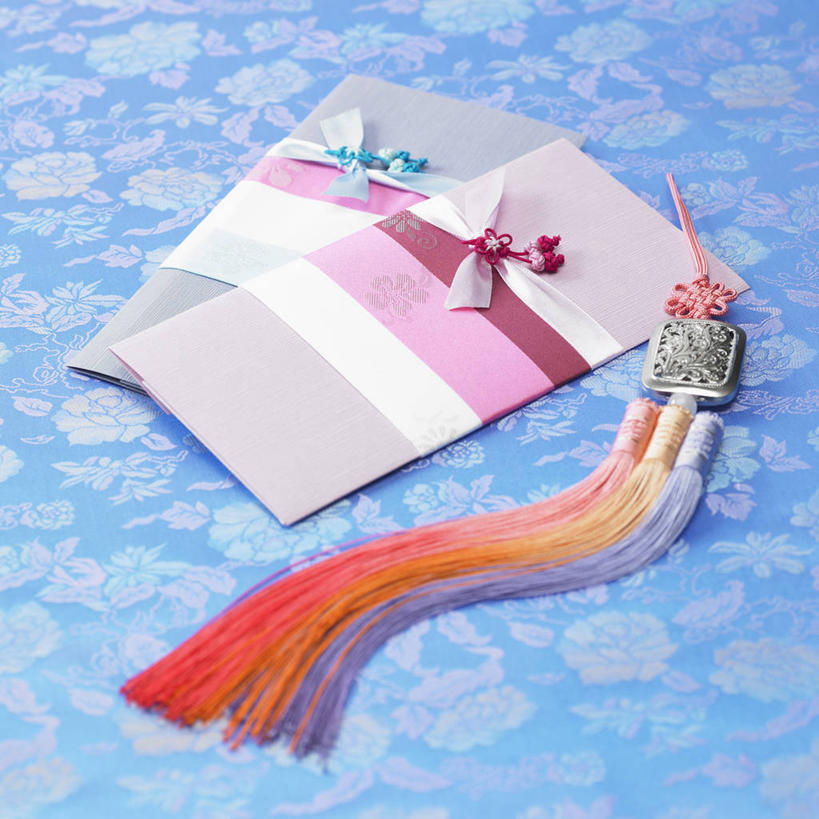 无人,方图,俯视,室内,特写,白天,静物,玉,阴影,装饰,反射,传递,信息,雕刻,影子,邮件,联系,联络,邮递,通信,奢侈品,玉雕,信件,华丽,修饰,玉器,点缀,贵重,珍贵,邮政,玉石,玉佩,衬托,美观,雅致,雅观,宝贵,彩图,高角度拍摄