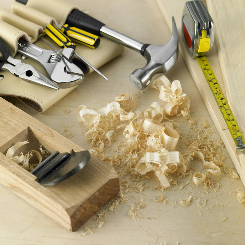 无人,竖图,俯视,室内,特写,白天,建材,装修,建筑,静物,金属制品,连接,敲打,阴影,组合,反射,测量,金属,木制,包,标志,材料,锤子,工具,榔头,木板,木材,木屑,钳子,数字,文字,影子,字符,刻度,文化,标识,木柴,两个,一个,尺,卷尺,木制品,容器,祈祷,许愿,宗教,建造,阿拉伯数字,信仰,木料,单个,工具包,储藏,钢尺,扳手,测量工具,螺丝刀,起子,链接,祈求,吉祥,五金,尺子,变形,紧固,储存,拼接,矫正,拼凑,风水,角尺,塑形,阴阳,碎屑,鲁班尺,斜口钳,量具,量仪,钢卷尺,文公尺,门公尺,门尺,丁兰尺,门光尺,吉凶,吉利,晦气,不祥,倒霉,霉运,恶兆,凶险,刨花,拼合,凑集,聚合,撮合,链结,牢固,扳头,改锥,羊角锤,活动扳手,平安,彩图,高角度拍摄,贮存