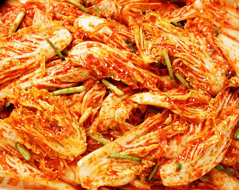 泡菜,无人,横图,俯视,室内,特写,白天,烹饪,一堆,许多,阴影,堆叠,堆积,朦胧,模糊,反射,影子,大白菜,料理,食品,很多,韩式,白菜,菜肴,美食,食物,佳肴,堆,韩国料理,韩国菜,韩式料理,韩国泡菜,结球白菜,胶菜,彩图,高角度拍摄,黄芽白