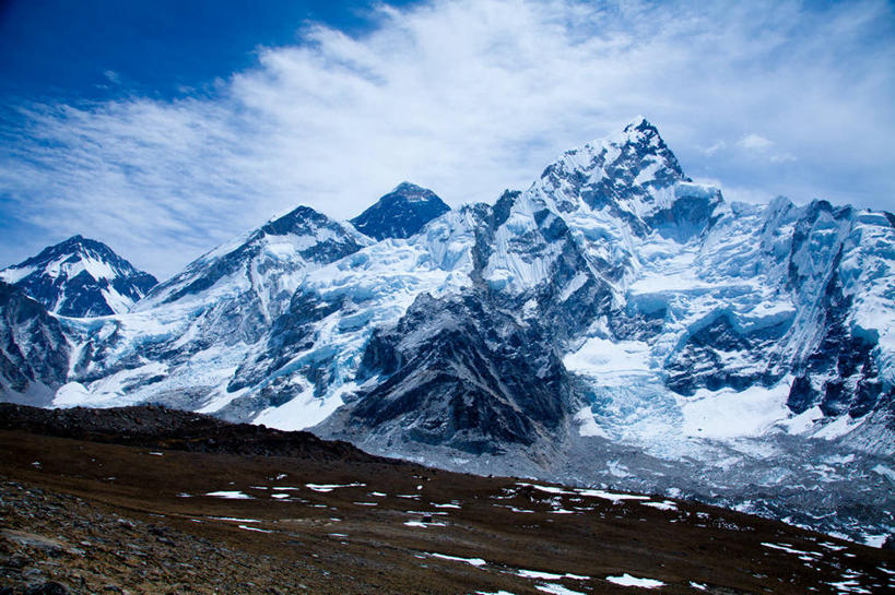无人,横图,室外,白天,正面,旅游,度假,石头,美景,山,雪,雪山,大雪,尼泊尔,亚洲,阴影,光线,石子,影子,冰,积雪,景观,山峰,悬崖,雪景,云,云朵,冬季,冬天,山峦,云彩,娱乐,蓝色,白云,蓝天,天空,阳光,自然,天,享受,休闲,景色,放松,寒冷,晴朗,冰冷,自然风光,南亚,喜马拉雅山脉,尼泊尔王国,喜马拉雅山,严寒,喜马拉雅,冰凉,酷寒,凛冽,凛凛,极冷,绝壁,专区,石块,岩石,晴空,彩图,萨加玛塔专区,努子峰