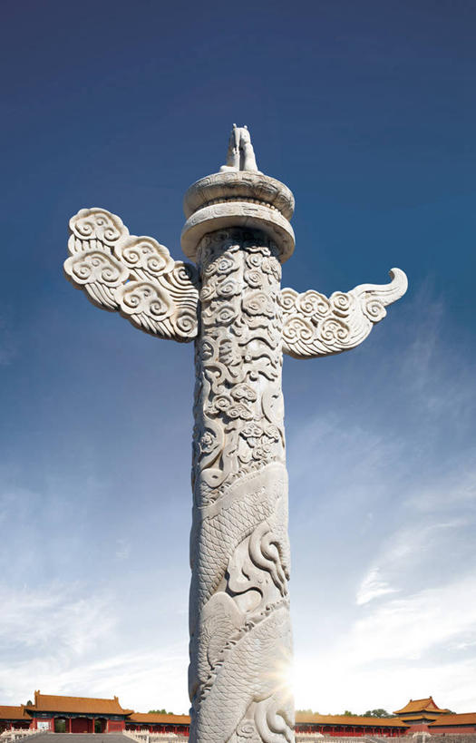 无人,故宫,宫殿,竖图,室外,白天,仰视,旅游,度假,绘画,名胜古迹,标志建筑,地标,建筑,雕塑,北京,中国,亚洲,阴影,遗迹,艺术,装饰,光线,雕刻,雕像,浮雕,影子,柱子,云,云朵,首都,云彩,古迹,文化,文物,娱乐,建设,古建筑,华表,石柱,一个,蓝色,白云,蓝天,天空,阳光,工艺品,紫禁城,天,享受,休闲,旅游胜地,放松,晴朗,单个,纪念,华丽,修饰,美术,点缀,宫廷,主题,陈列,古文明,东亚,中华人民共和国,东城区,北京市,京,北平,华北地区,功能,美学,衬托,美观,雅致,雅观,王宫,晴空,画画,彩图,低角度拍摄,故宫博物院,皇宫,北京紫禁城,北京故宫,桓表