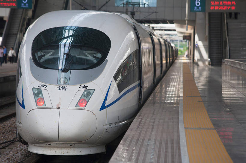 无人,火车站,横图,室内,白天,正面,度假,显示器,美景,窗户,城市风光,城市,车站,上海,中国,亚洲,一辆,一排,阴影,整齐,并列,并排,光线,屏幕,影子,柱子,天窗,景观,站台,娱乐,显示屏,月台,玻璃窗,架子,车,排列,白色,阳光,交通工具,上海站,享受,休闲,景色,放松,支撑,固定,申,队列,载具,平行,动车,输出设备,东亚,上海火车站,上海市,中华人民共和国,沪,华东地区,闸北区,彩图,铁路车站,铁路站