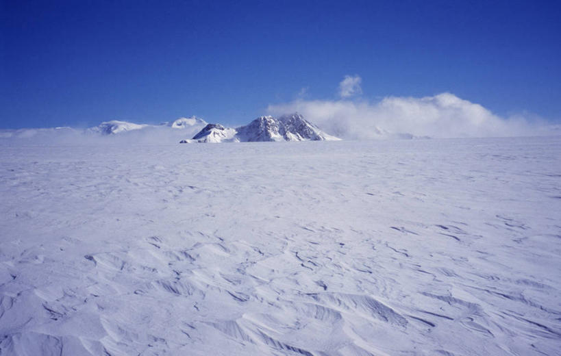 无人,横图,室外,河流,山,山脉,水,雪,日光,阿根廷,冰,山顶,云,冬天,尖顶,天空,小溪,黄昏,南美,安静,寒冷,摄影,宁静,国家公园,早晨,冰河,万里无云,莫雷诺冰川,圣克鲁斯省,彩图