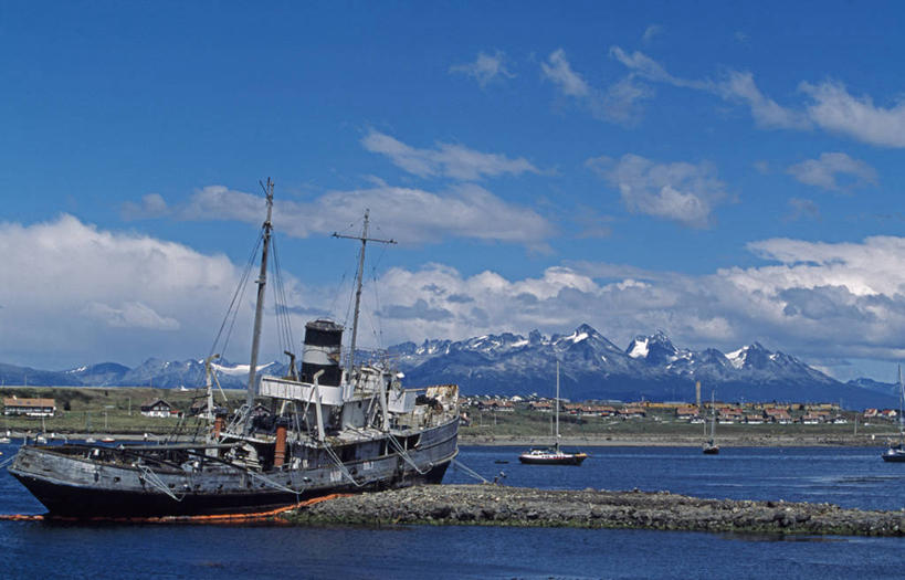 无人,横图,室外,山,山脉,船,阿根廷,南美,摄影,腐烂,搁浅,海难,失事,火地群岛,彩图,拖轮