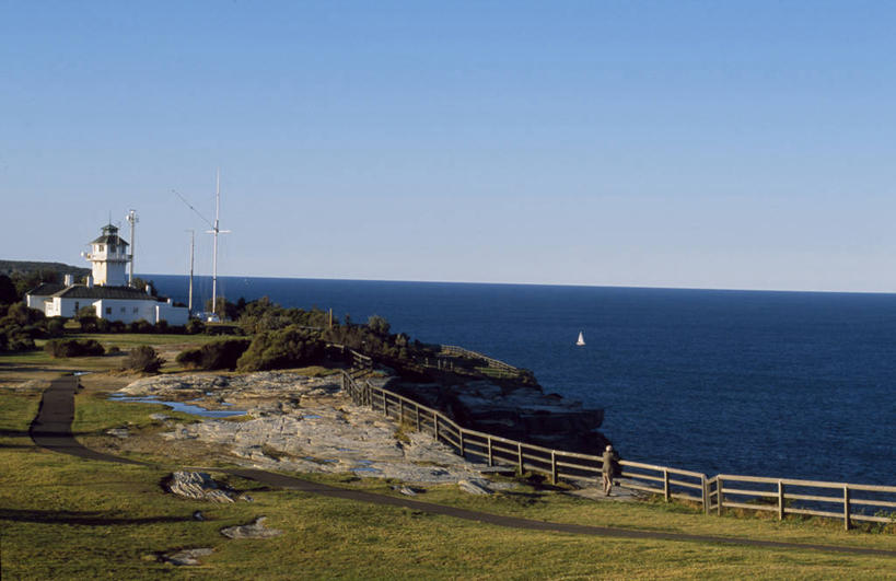 无人,竖图,室外,日落,道路,日光,澳大利亚,信息,塔,灯塔,交通,方向,树,蓝色,白色,天空,黄昏,摄影,引导,指引,大洋洲,悉尼,澳洲,悉尼港,南方大陆,澳大拉西亚,首府,澳大利亚联邦,雪梨,新州,航标,新南威尔士,新南威尔士州,杰克逊港,彩图,导航