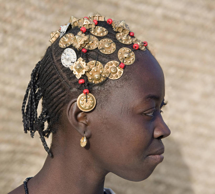 儿童,成年人,头发,一个人,横图,珠宝,非洲,马里,金属,摄影,麻花辫,耳饰,西非,女孩,女人,发型,彩图,传统文化,美人