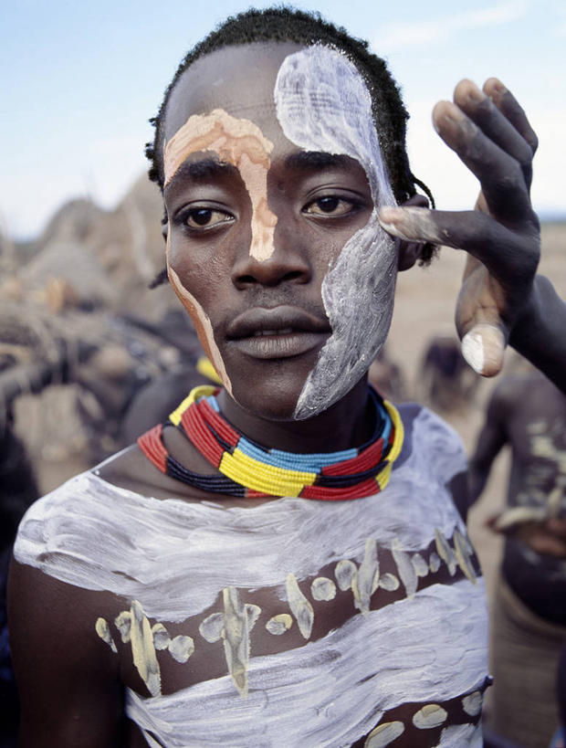 成年人,一个人,竖图,项链,珠宝,非洲,埃塞俄比亚,仅一个男性,仅一个人,装饰,珠子,仅一个年轻男性,摄影,复杂,肖像,非洲文化,男人,男性,年轻男性,非洲人,年轻人,彩图,传统服装,传统文化