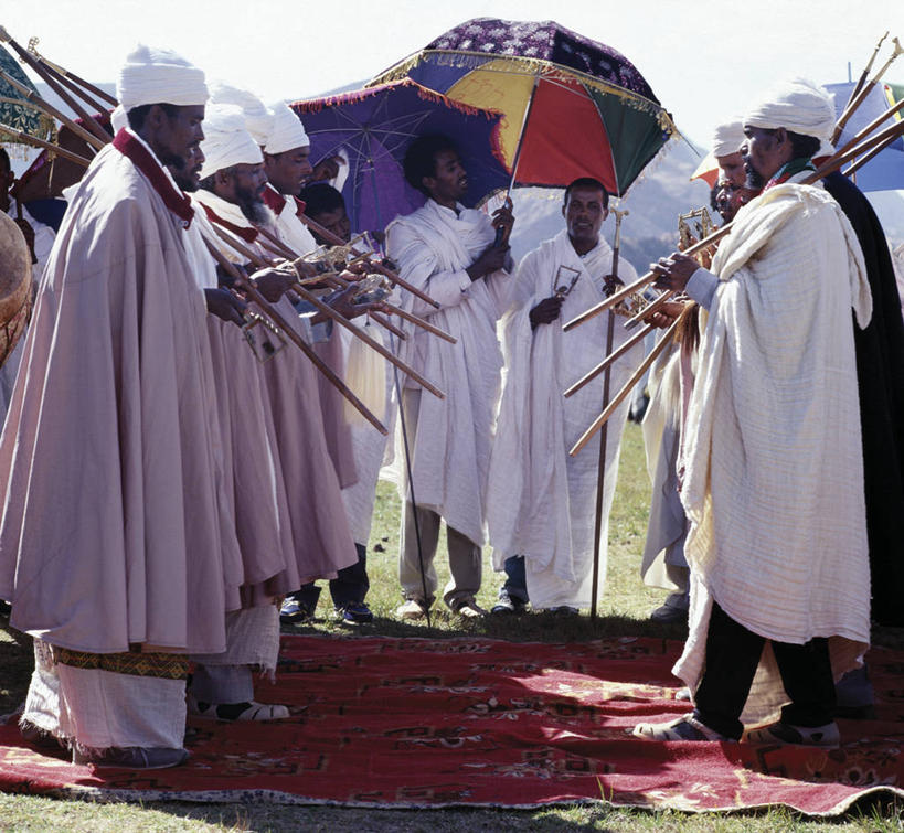 横图,非洲,埃塞俄比亚,庆祝,长袍,十字架,乐器,音乐,摄影,宗教,基督教,游行,典礼,音乐人,非洲文化,登山杖,神父,彩图,舞蹈,传统文化,顿悟,约柜