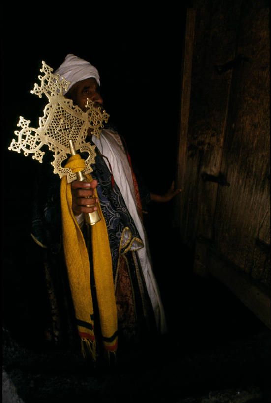 一个人,教堂,横图,非洲,埃塞俄比亚,摄影,宗教,图标,基督教,修道院,经文,阿非利加洲,埃塞俄比亚联邦民主共和国,灵性,东正教,拉利贝拉,阿姆哈拉州,神父,彩图