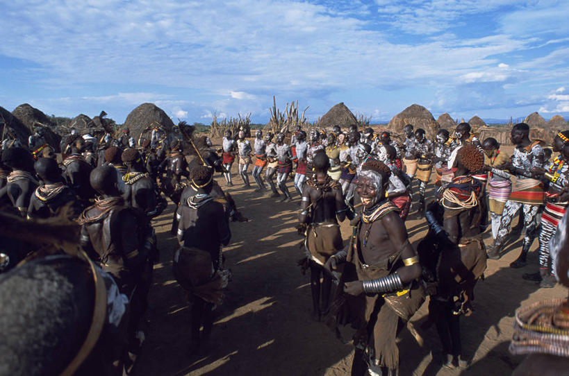 成年人,鼓掌,横图,室外,非洲,埃塞俄比亚,装饰,摄影,支撑,男人,发型,彩图,舞蹈,传统文化