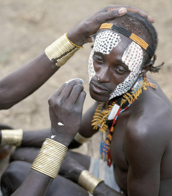 成年人,一个人,竖图,室外,项链,非洲,埃塞俄比亚,仅一个男性,束发带,珠子,摄影,发辫,军火,男人,彩图