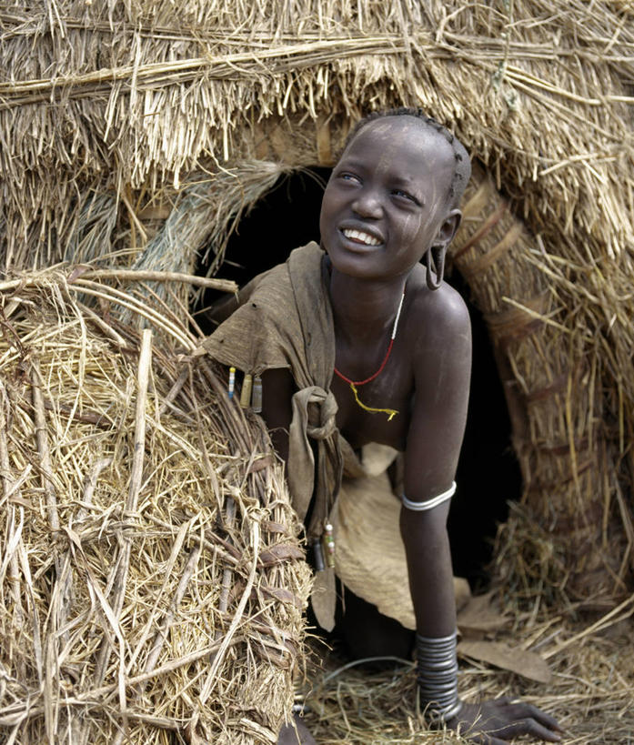 儿童,少年,秃头,一个人,竖图,室外,非洲,埃塞俄比亚,仅一个年轻女性,仅一个女性,仅一个人,摄影,耳饰,年轻女性,女孩,女人,女性,光头,无发,彩图,传统服装