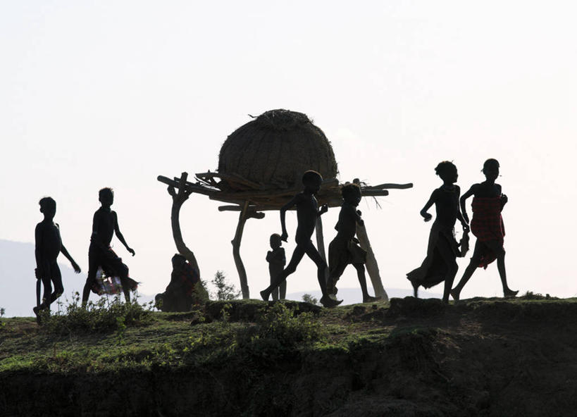 儿童,人群,商店,跑,横图,室外,白天,非洲,埃塞俄比亚,河岸,摄影,剪影,牧人,紧迫,男孩,女孩,步行,彩图,传统服装,传统文化