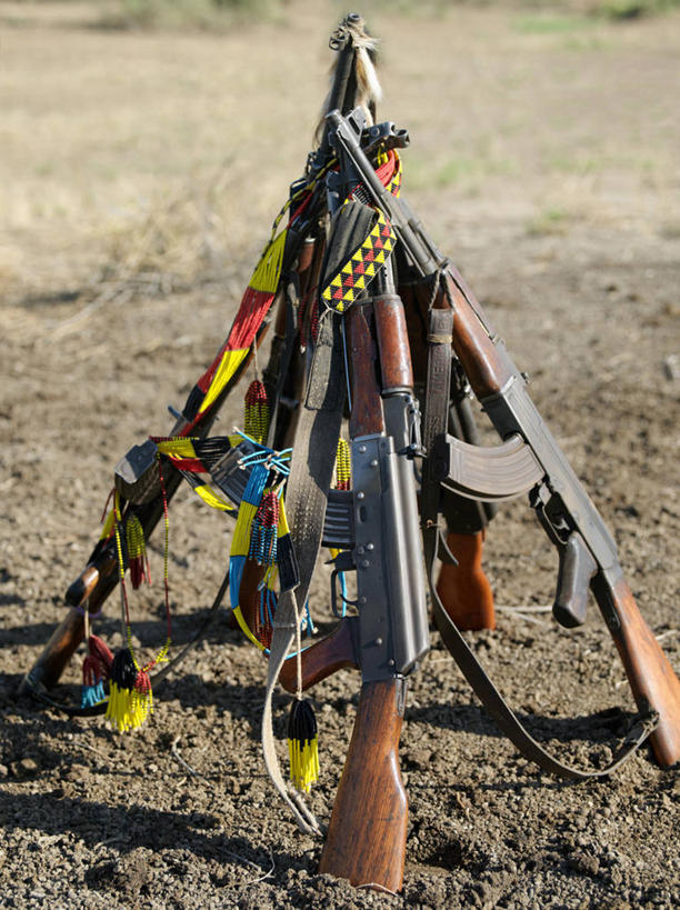 无人,竖图,室外,白天,农业,射击,埃塞俄比亚,堆叠,枪支,摄影,打斗,来福枪,AK47步枪,彩图,传统文化