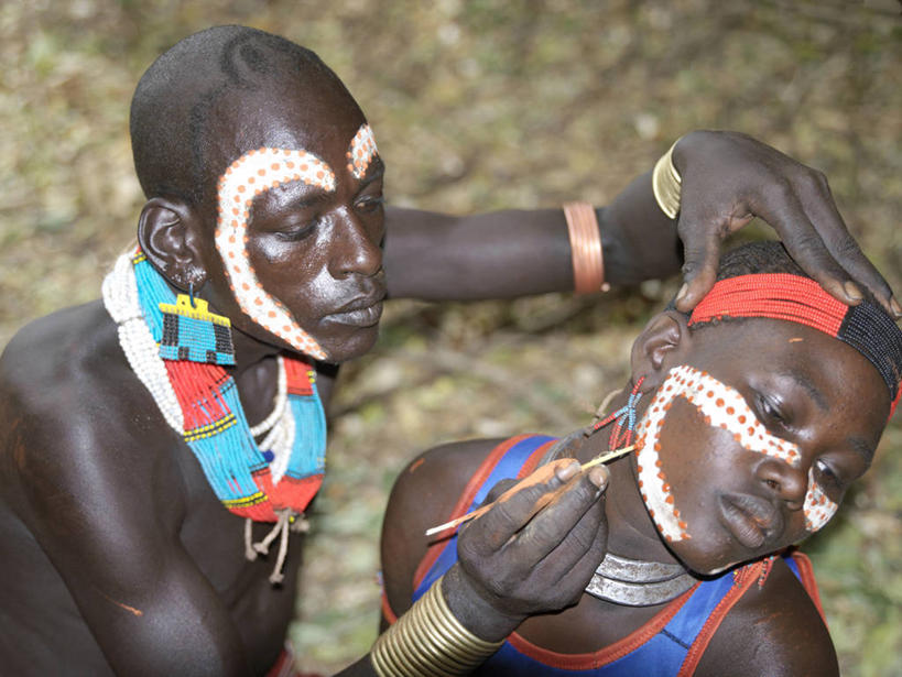 成年人,两个人,横图,项链,非洲,埃塞俄比亚,装饰,金属,珠子,摄影,黄铜,作画,典礼,非洲文化,美化,男人,女人,彩图,传统服装,传统文化