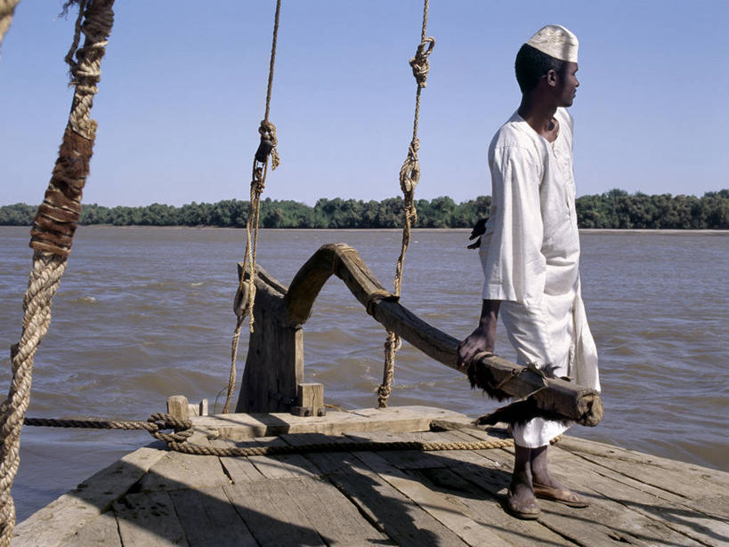 成年人,一个人,竖图,室外,沙漠,苏丹,仅一个男性,沙子,骆驼,家畜,摄影,牲畜,伊斯兰教,肖像,撒哈拉沙漠,男人,彩图,独处,栋古拉