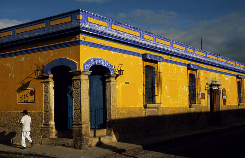 成年人,网吧,横图,街道,危地马拉,行人,人行道,黄色,摄影,腐烂,中美洲,男人,彩图