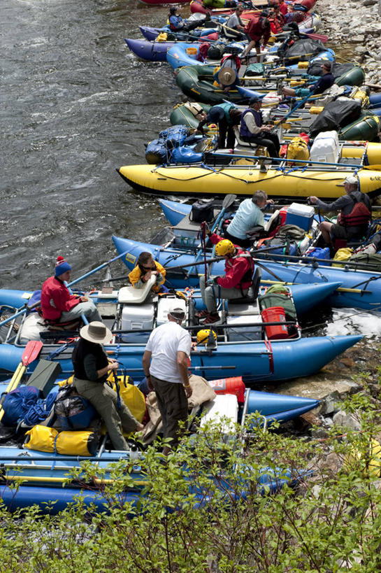 竖图,室外,旅游,度假,自由,河流,水,船,美国,极限运动,摄影,活动,漂流,桨,彩图,旅行