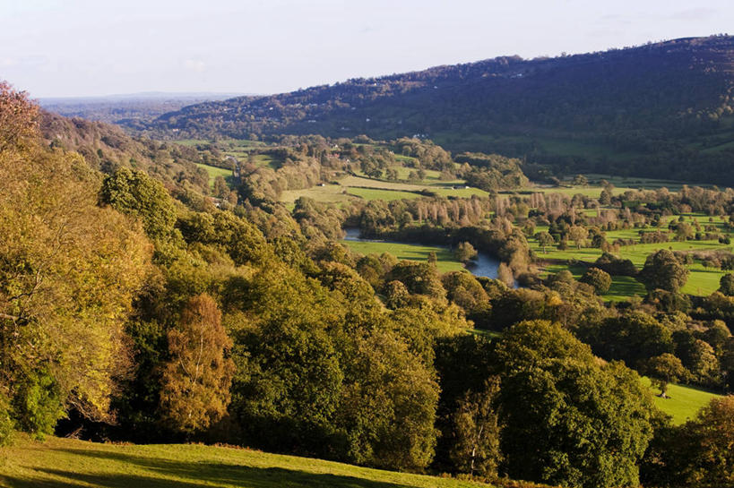 无人,教堂,横图,室外,美景,英国,欧洲,景观,尖顶,白色,自然,墓地,景色,摄影,宗教,基督教,自然风光,威尔士,英国文化,墓穴,彩图,旅行,英国国教