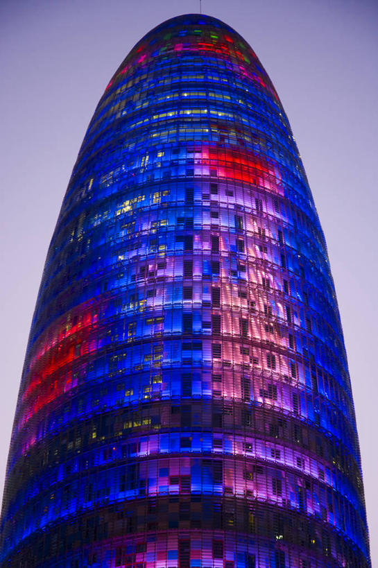 无人,横图,彩色,室外,城市,建筑,摩天大楼,西班牙,欧洲,巴塞罗那,塔,现代,摄影,五颜六色,照亮,色彩斑斓,加泰隆尼亚,五彩缤纷,阿格巴塔,五彩斑斓,五光十色,彩图,旅行