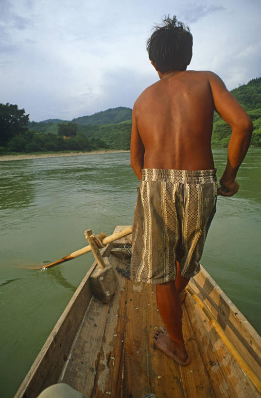 划船,成年人,一个人,竖图,室外,船,亚洲,仅一个男性,摄影,贵州省,男人,彩图,旅行