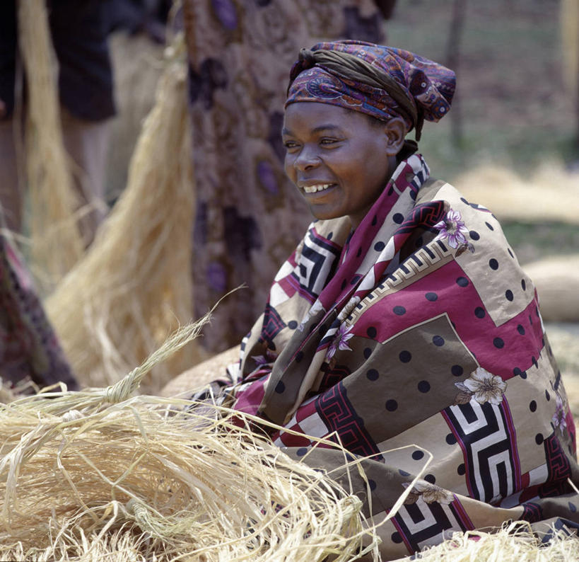 成年人,一个人,微笑,横图,购物,消费,非洲,乌干达,仅一个女性,集市,市场,金融,摄影,销售,肖像,贩卖,选购,贸易,女人,商人,彩图,酒椰