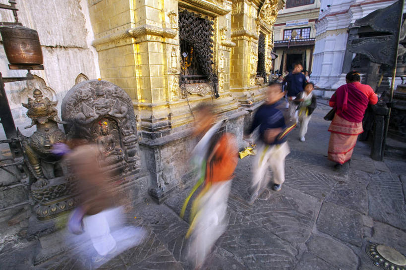 横图,尼泊尔,首都,佛塔,地标建筑,祈祷,摄影,宗教,佛教,神殿,宗教建筑,转经筒,加德满都,朝圣节,苏瓦扬布拿佛塔,彩图,旅行,美人