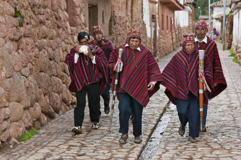 成年人,头发,无人,微笑,横图,快乐,帽子,秘鲁,红色,南美,摄影,麻花辫,拉丁美洲,乌鲁班巴河谷,女人,彩图,传统服装,旅行,传统文化